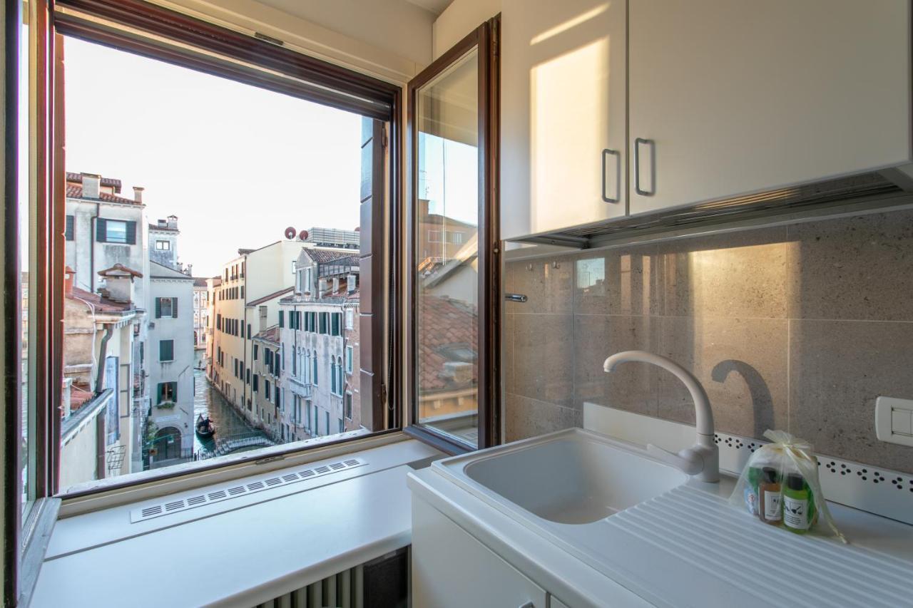 Ca' Al Giglio - Appartamento Vista Canale Venice Luaran gambar